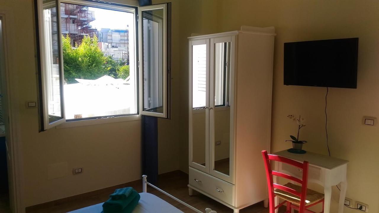 B&B Excelsior Lecce Bagian luar foto