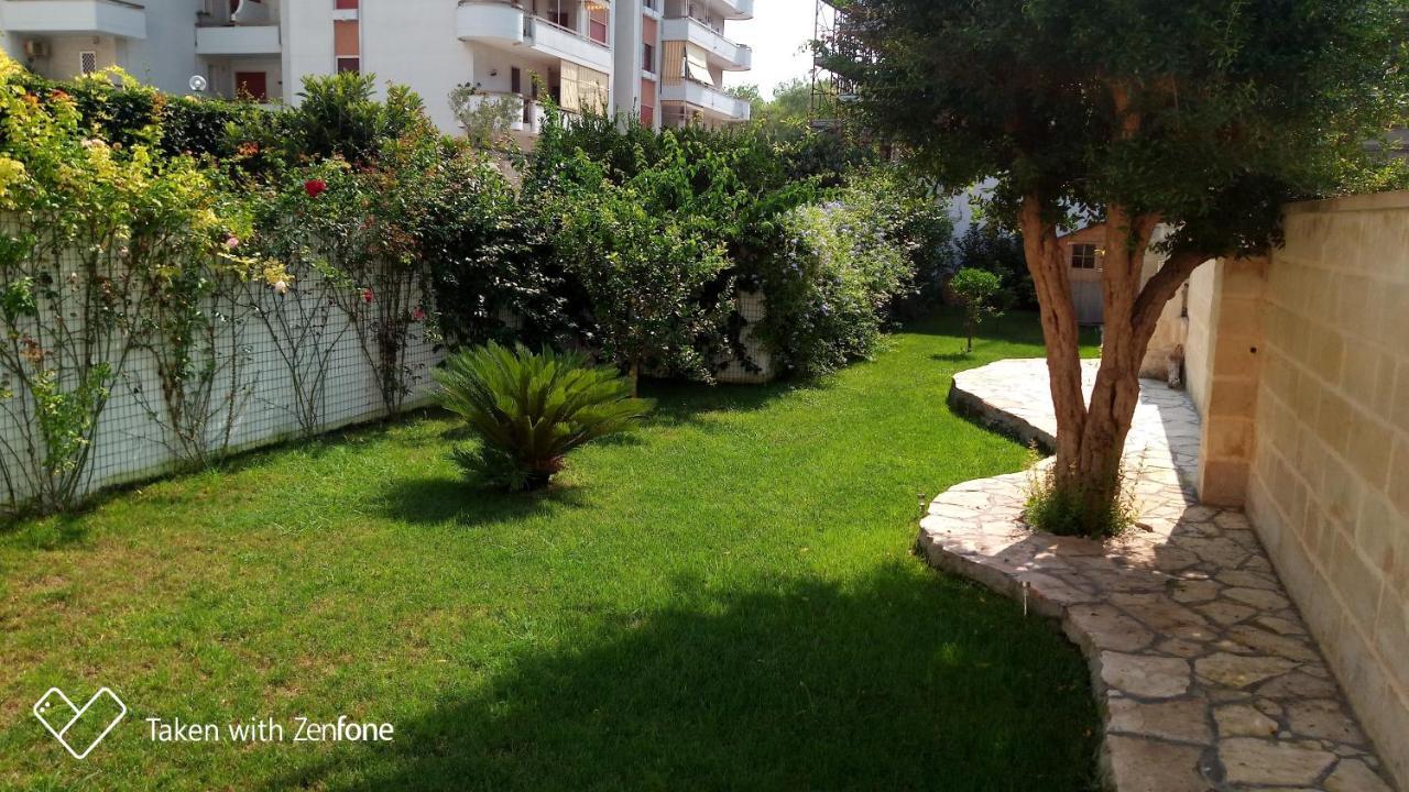 B&B Excelsior Lecce Bagian luar foto