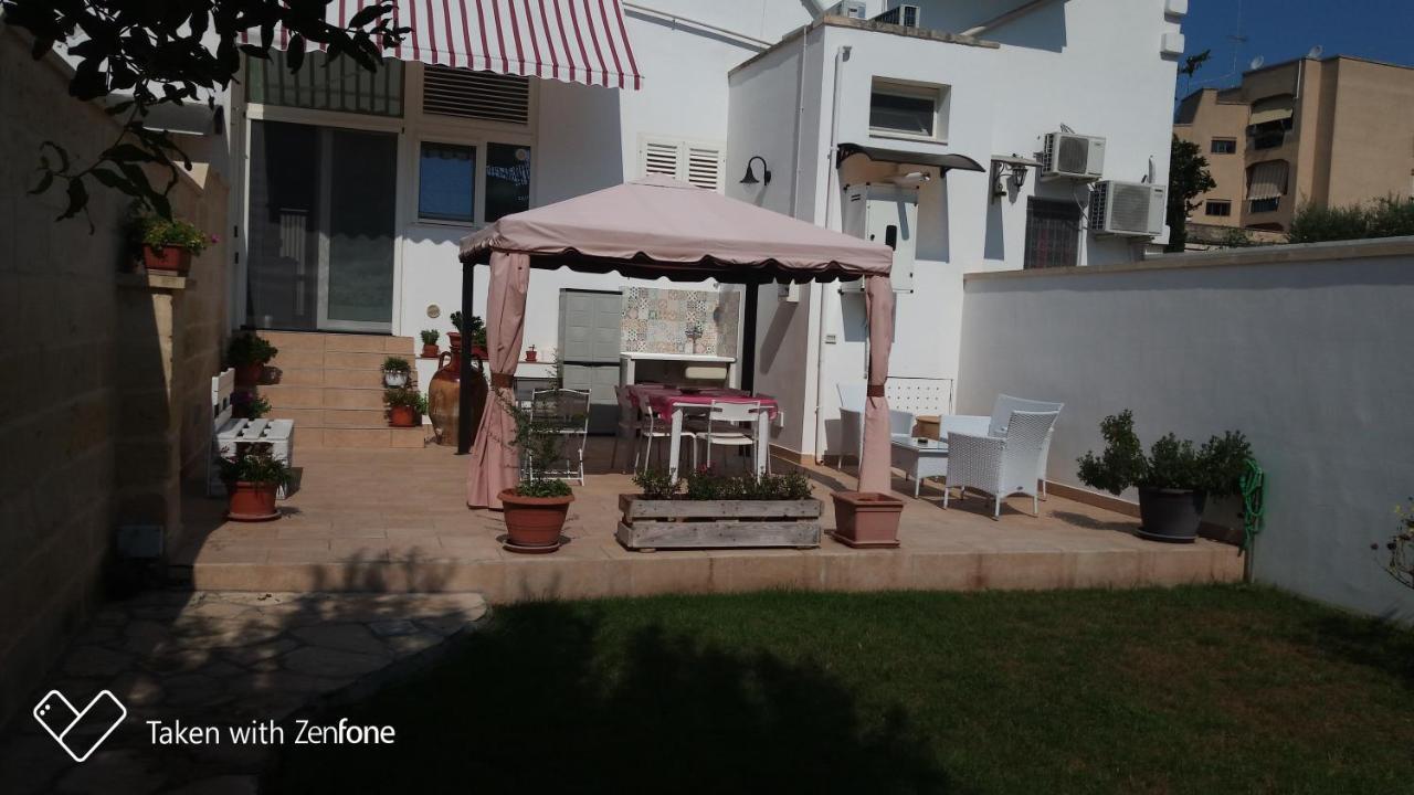 B&B Excelsior Lecce Bagian luar foto