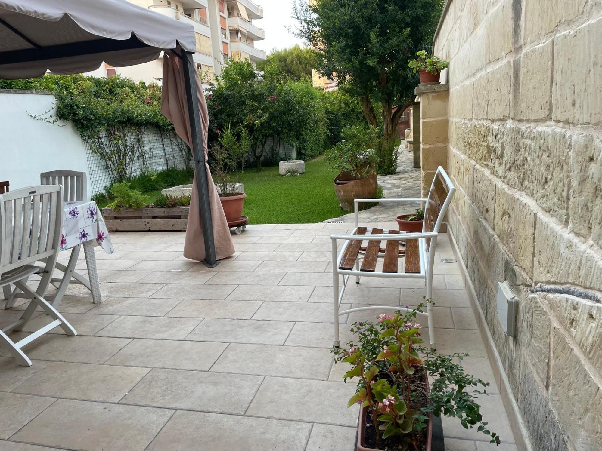 B&B Excelsior Lecce Bagian luar foto
